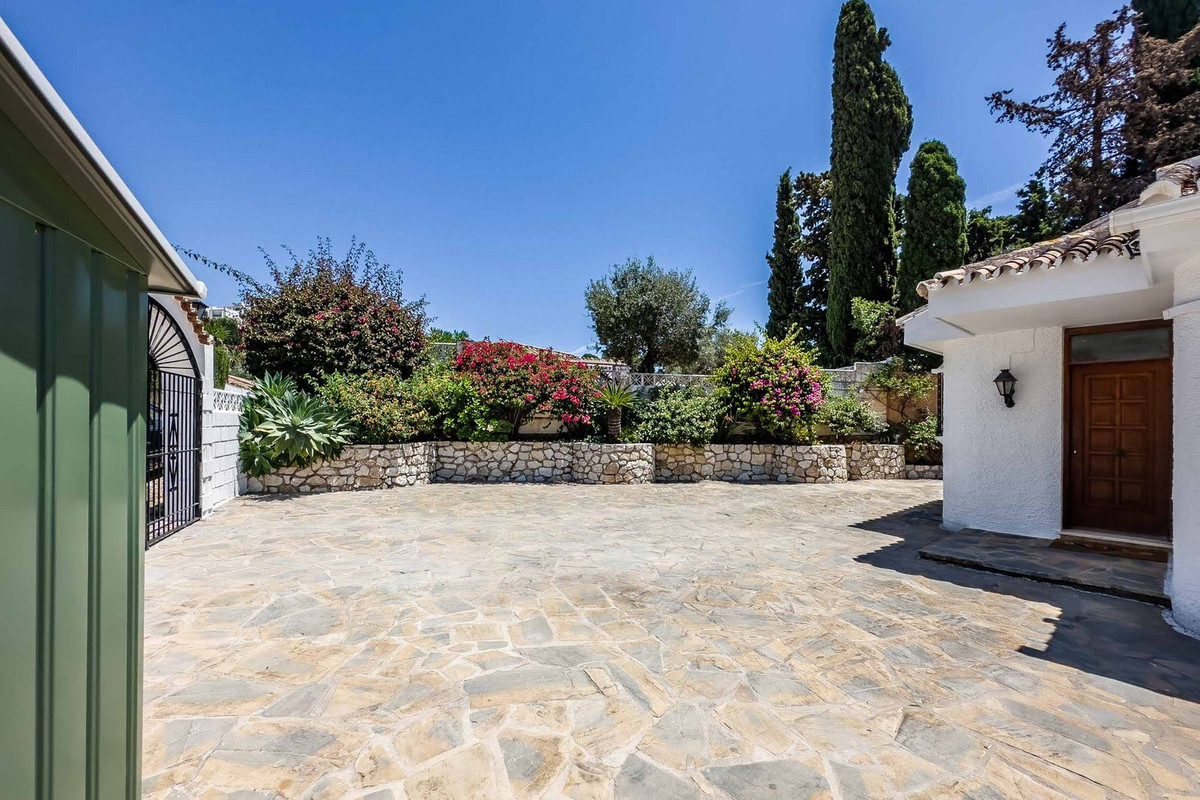 14c364f64920b009365d62b27cd953af - 40