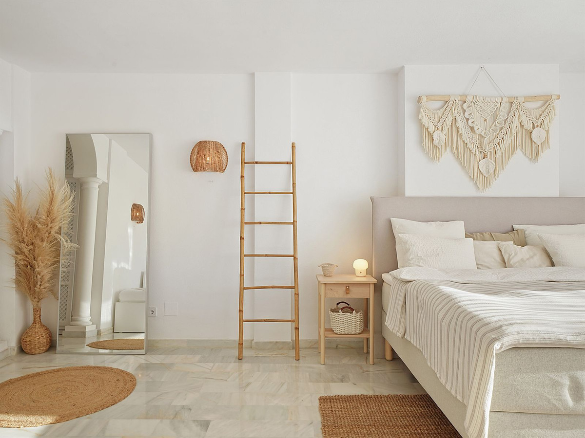 155c02cf5371e7bf17d8c430a91a1831 - 11