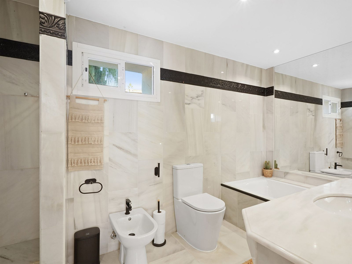 155c02cf5371e7bf17d8c430a91a1831 - 14