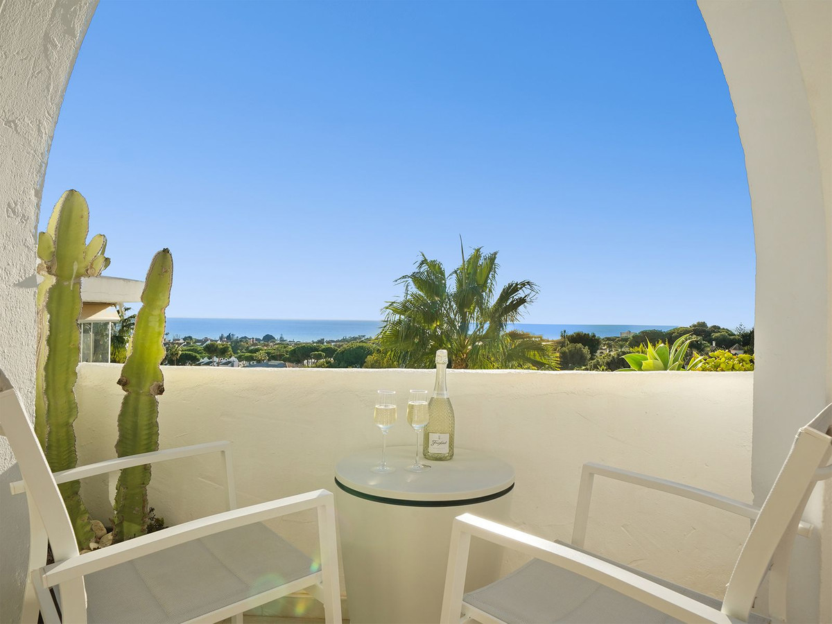 155c02cf5371e7bf17d8c430a91a1831 - 16