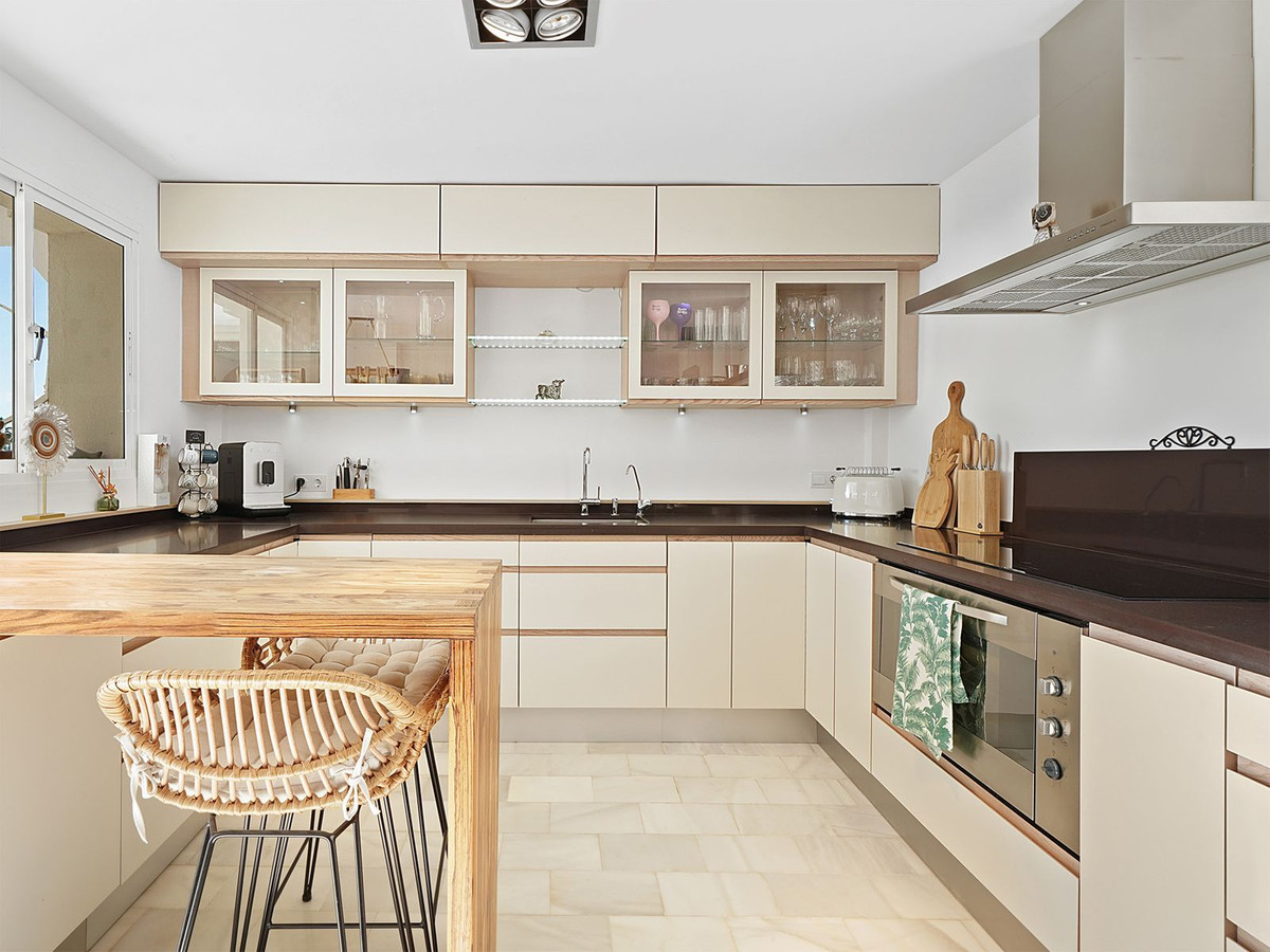 155c02cf5371e7bf17d8c430a91a1831 - 5