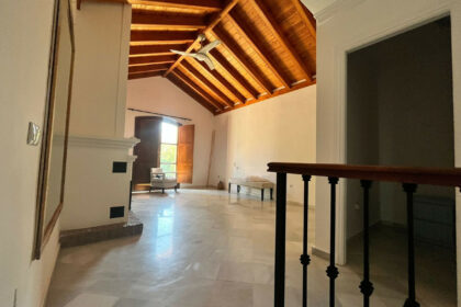 15b915b34c3a676b4d1c3ce0b72079d8 - 24