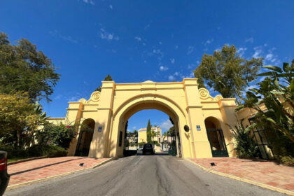 15b915b34c3a676b4d1c3ce0b72079d8 - 41