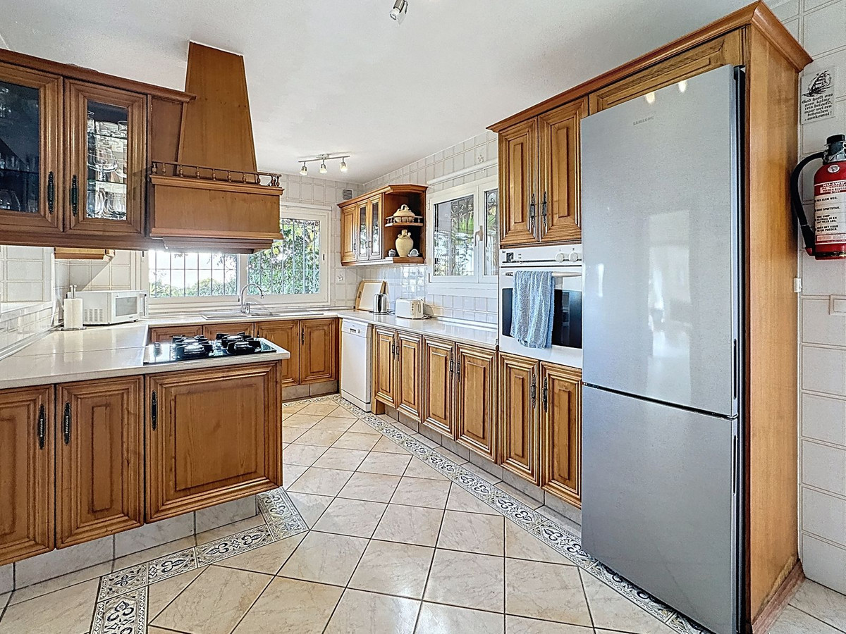 1630d9ae0ca9e089b0988ccb4a4dde00 - 11