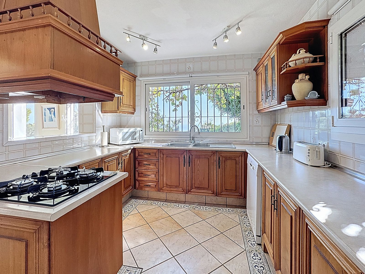 1630d9ae0ca9e089b0988ccb4a4dde00 - 12