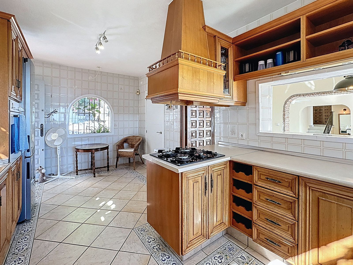 1630d9ae0ca9e089b0988ccb4a4dde00 - 14