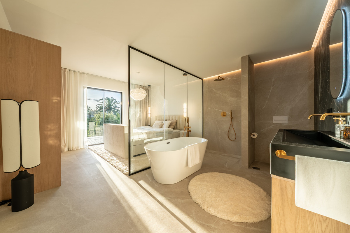 164b1327643997b7b223101a3657f9d4 - 24