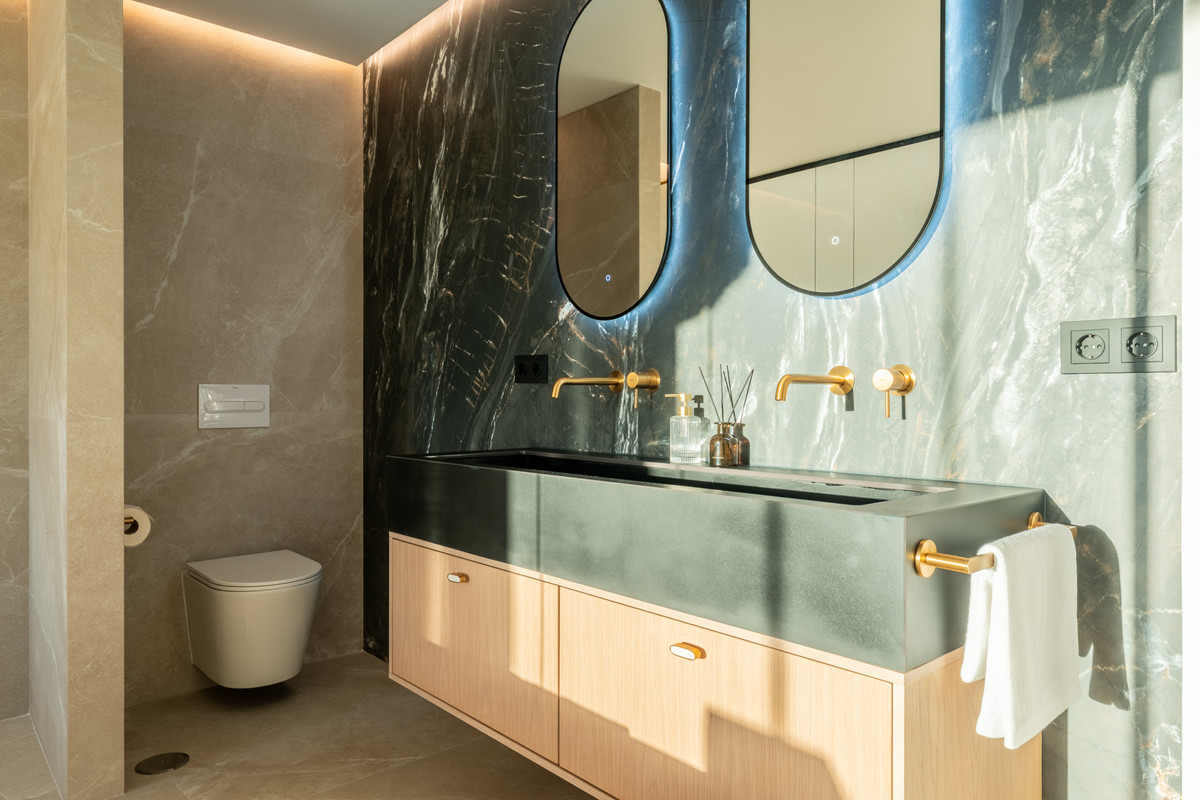 164b1327643997b7b223101a3657f9d4 - 26