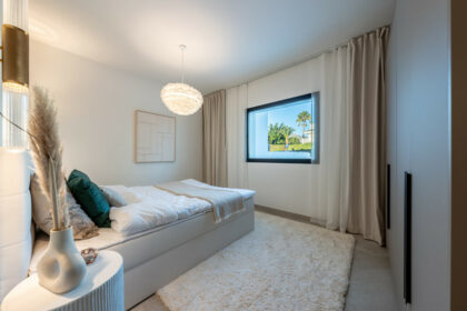 164b1327643997b7b223101a3657f9d4 - 33