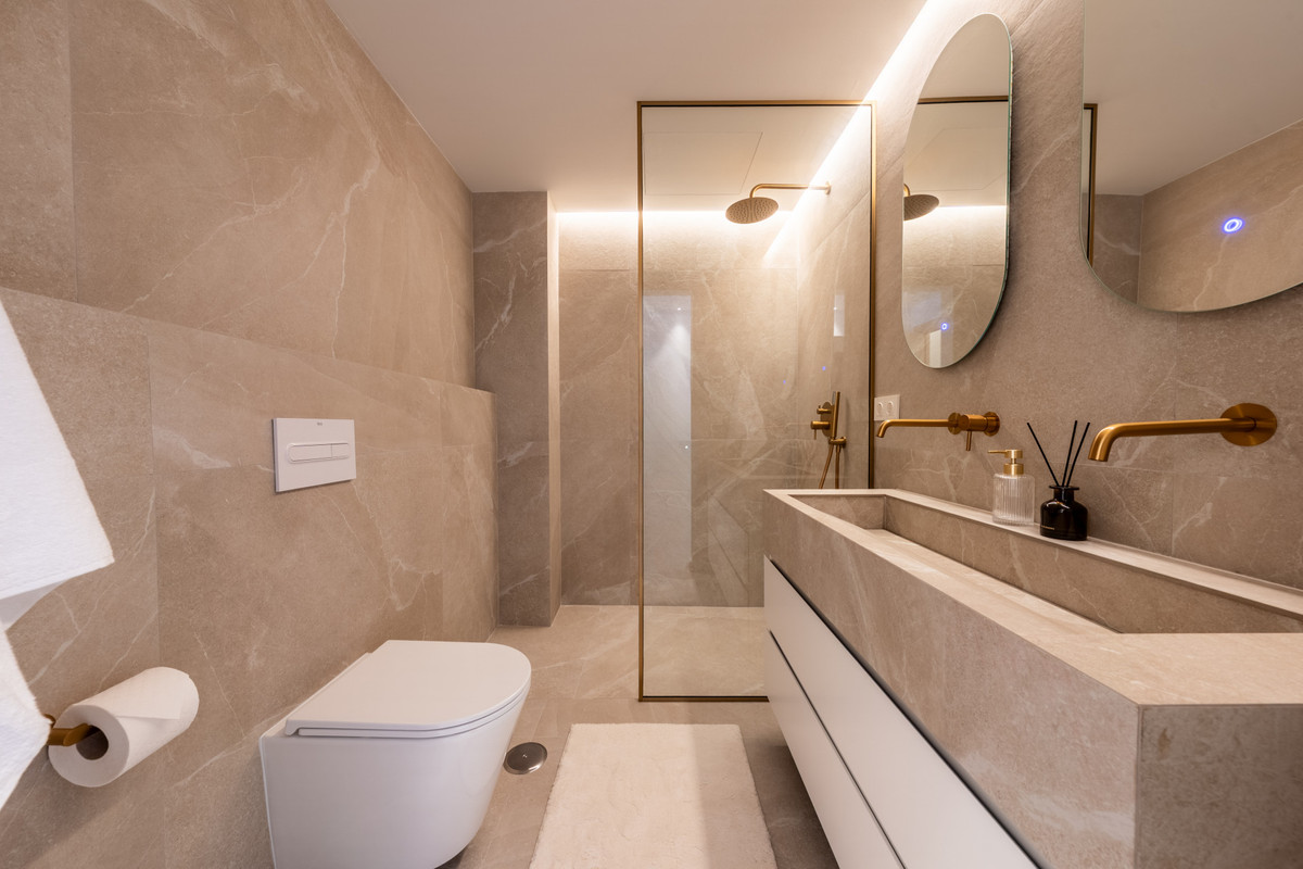 164b1327643997b7b223101a3657f9d4 - 35