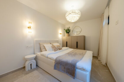 164b1327643997b7b223101a3657f9d4 - 9