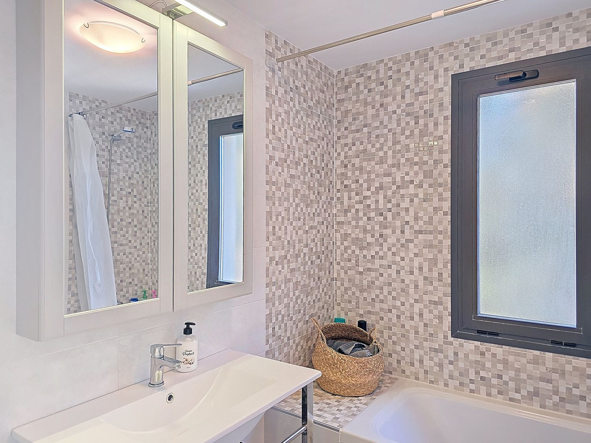 17932014966dd6bff348ec39570c1be0 - 25