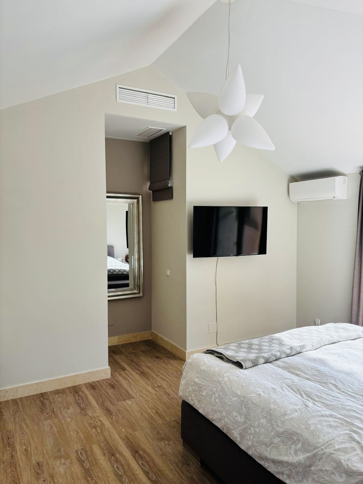 17eaedcead1a494f20cd578056116b3f - 12