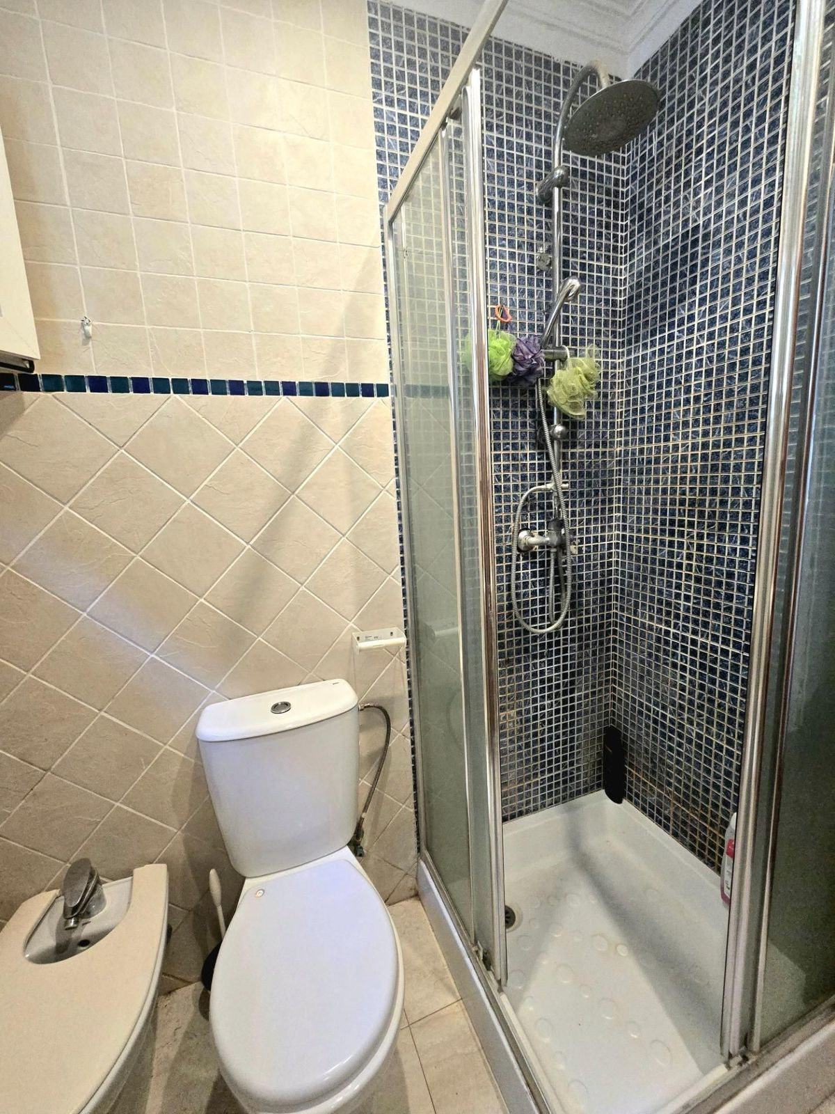 18bde5d95b3f862b7854ef961f9cc59a - 24