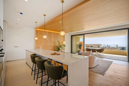 18d121b417fa8ba8d651f9b0e558c57f - 10