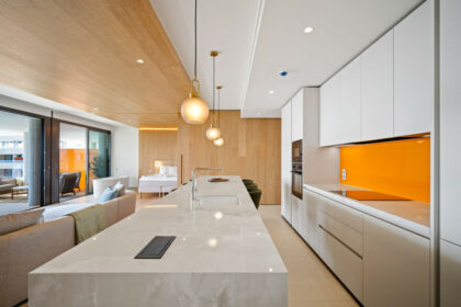 18d121b417fa8ba8d651f9b0e558c57f - 12