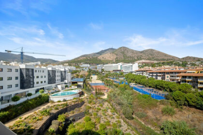 18d121b417fa8ba8d651f9b0e558c57f - 19