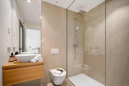 18d121b417fa8ba8d651f9b0e558c57f - 22