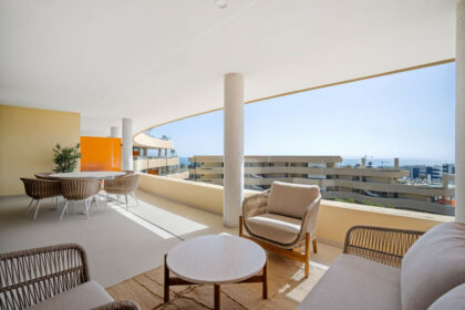 18d121b417fa8ba8d651f9b0e558c57f - 3