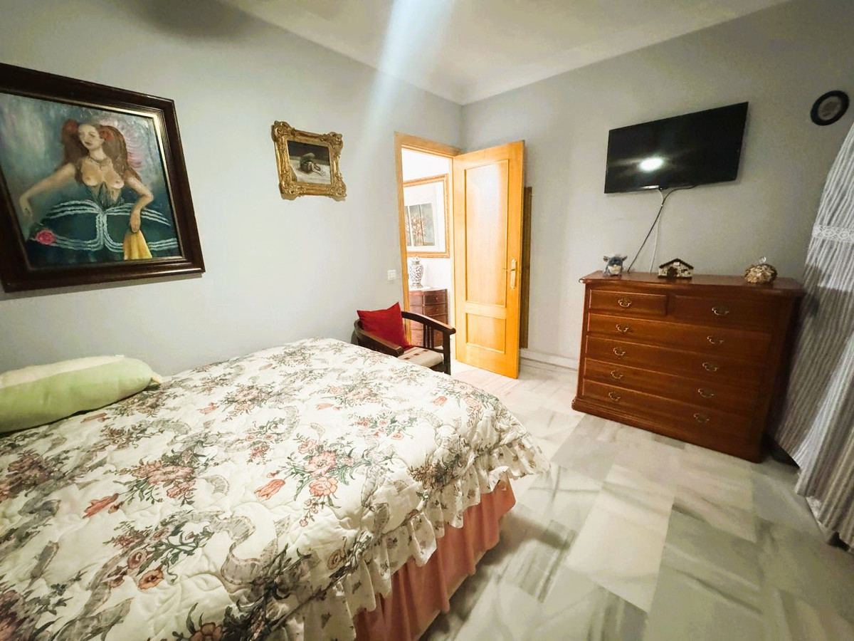 18d70269507cde5b5aa1d97425fd56d0 - 21