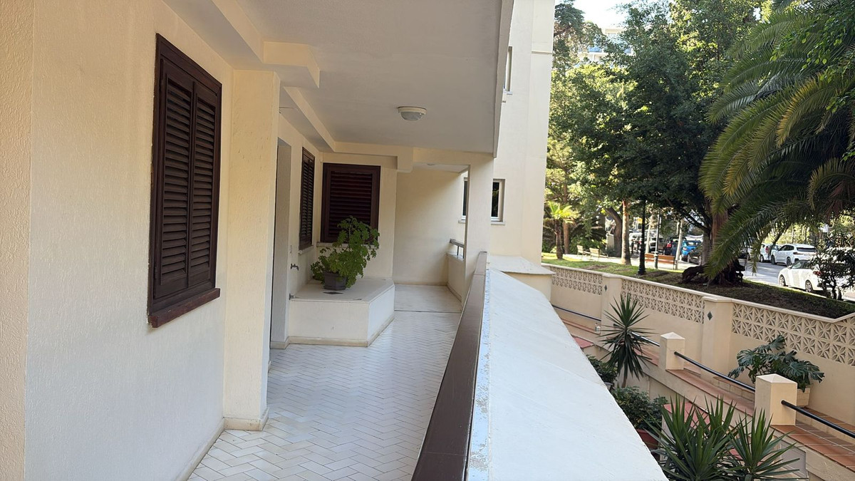 195def51dae5977e1d3064b579df51e2 - 12