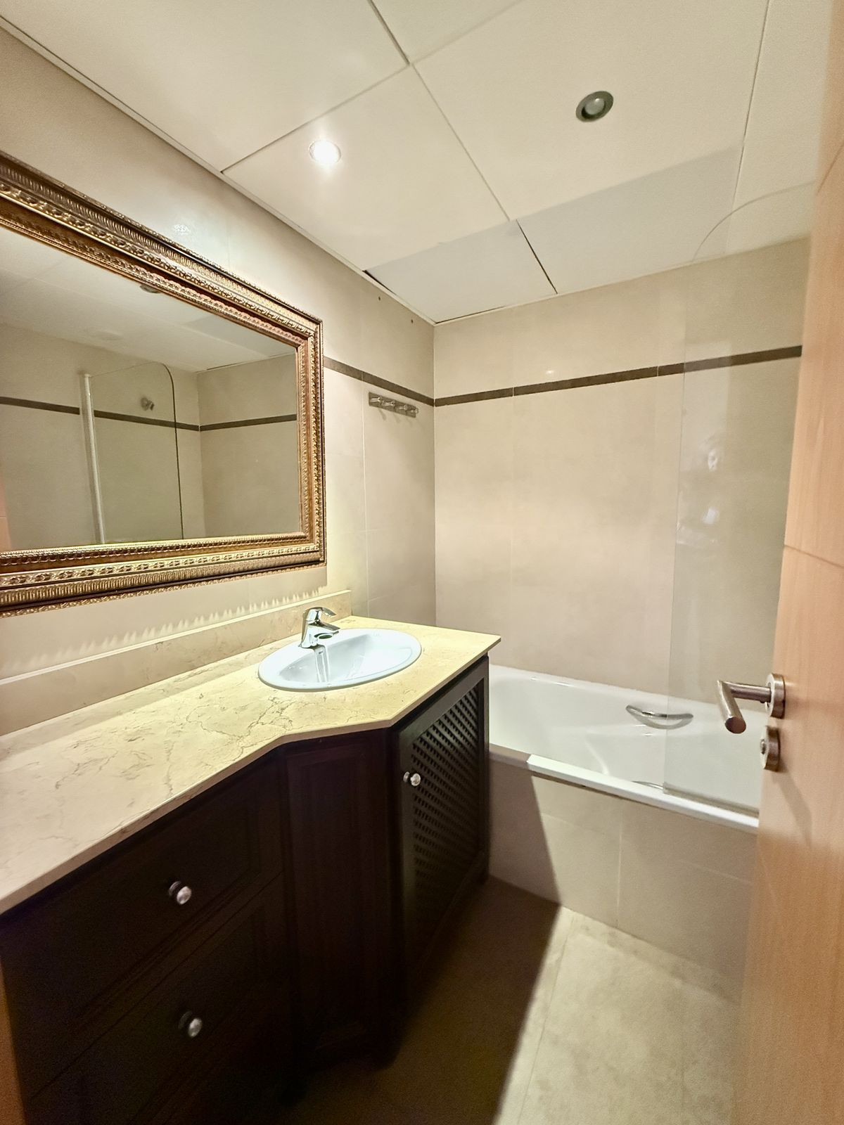 1a0e96916c8b159d1acf285c160e7e06 - 12