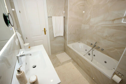 1ae643834a8d34a2da06eec7baa14174 - 21