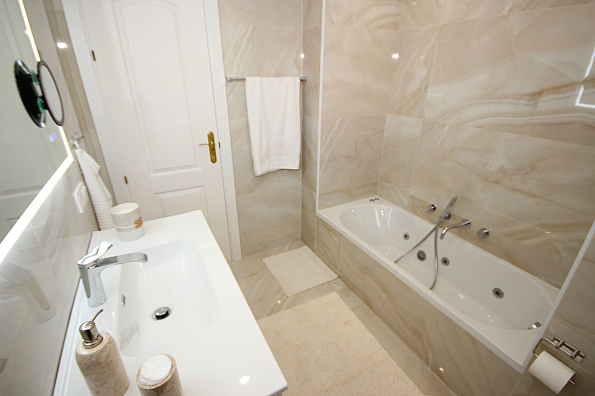 1ae643834a8d34a2da06eec7baa14174 - 21