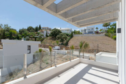 1b22cb90620edd0909da64bb9f8caf73 - 30