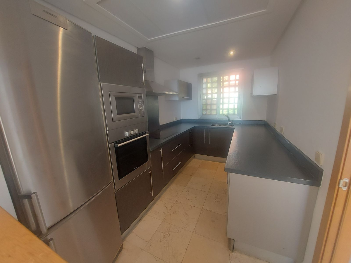 1b261deaf007bf0792269371277b5323 - 22