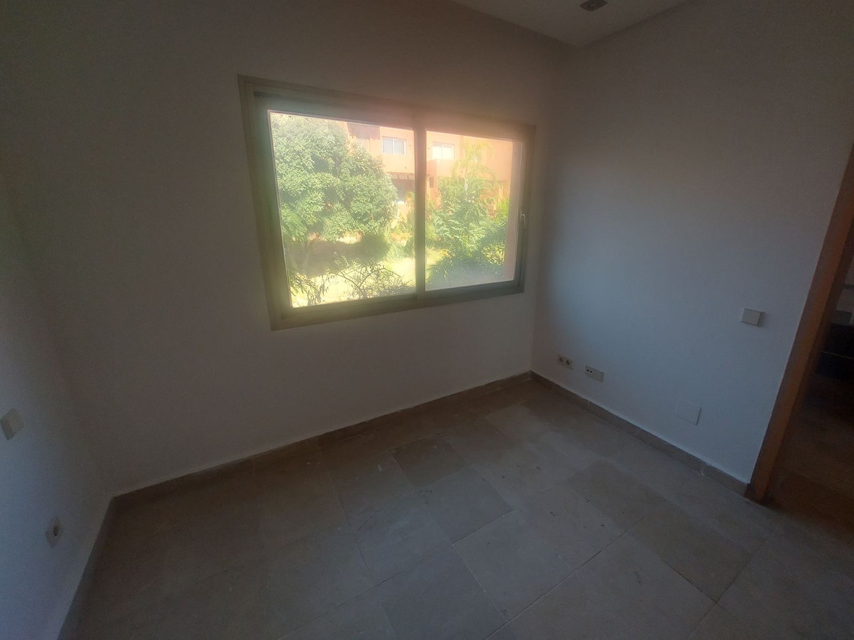 1b261deaf007bf0792269371277b5323 - 23