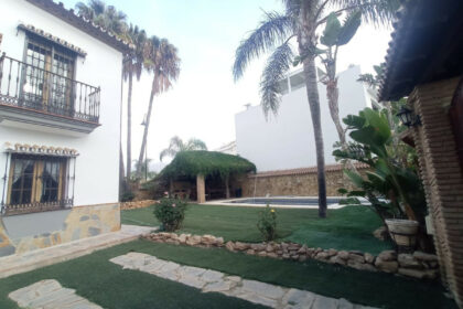 1b54294bb40b13fdfddb6c0c984fbf6c - 12