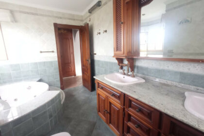 1b54294bb40b13fdfddb6c0c984fbf6c - 31