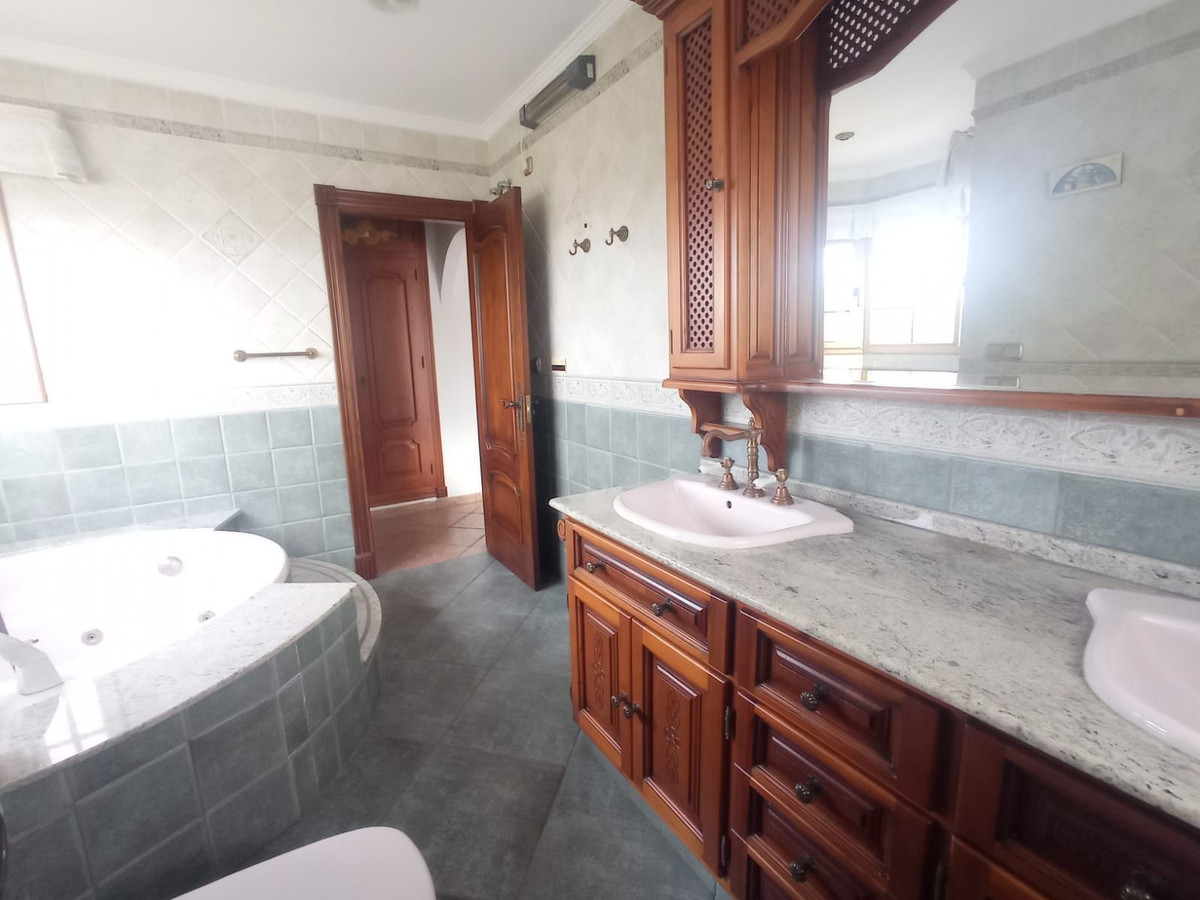 1b54294bb40b13fdfddb6c0c984fbf6c - 31