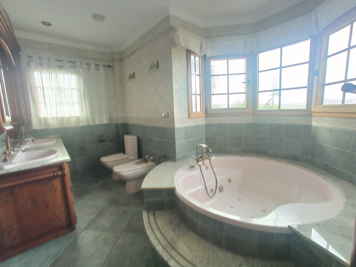 1b54294bb40b13fdfddb6c0c984fbf6c - 32