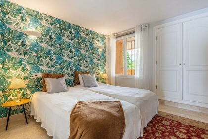 1b7c24224e0527ddd2b6fe73c6993b36 - 15