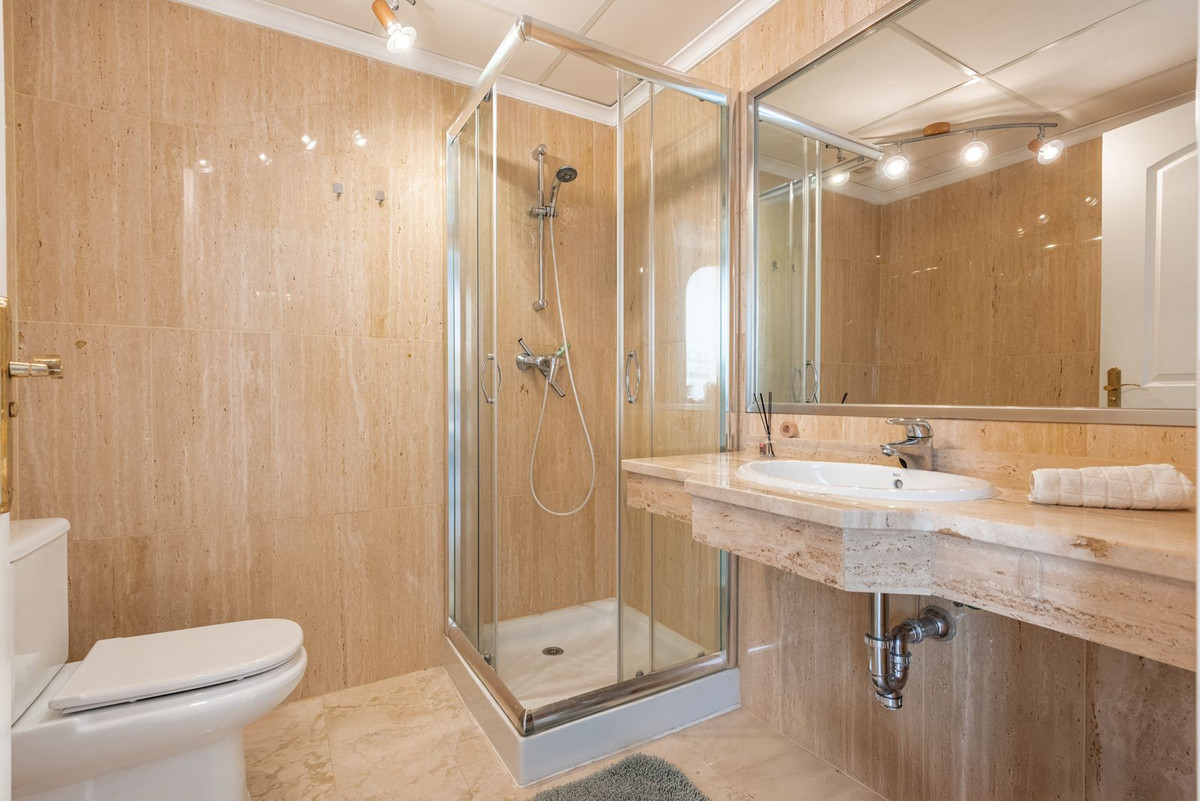 1b7c24224e0527ddd2b6fe73c6993b36 - 16