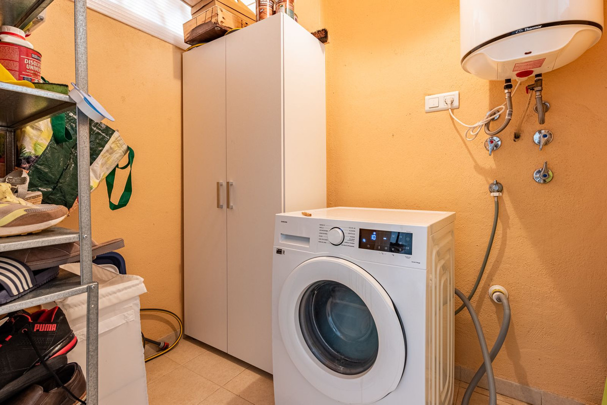 1b7c24224e0527ddd2b6fe73c6993b36 - 17