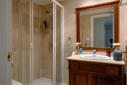 1c2ddeb1eb699b15961be15cc19a015c - 24