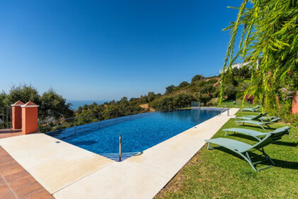 1d2618a5f734237260d259f6c8337860 - 21