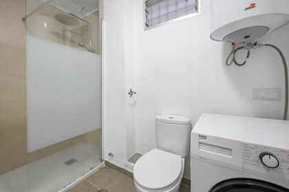 1d50501ee4090a44b87af5fbe662f295 - 11