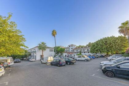 1d50501ee4090a44b87af5fbe662f295 - 35