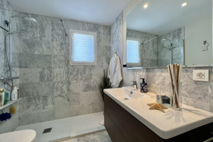 1e32dd5dbc9b059c2e7233a64dee899e - 10