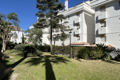 1e32dd5dbc9b059c2e7233a64dee899e - 24