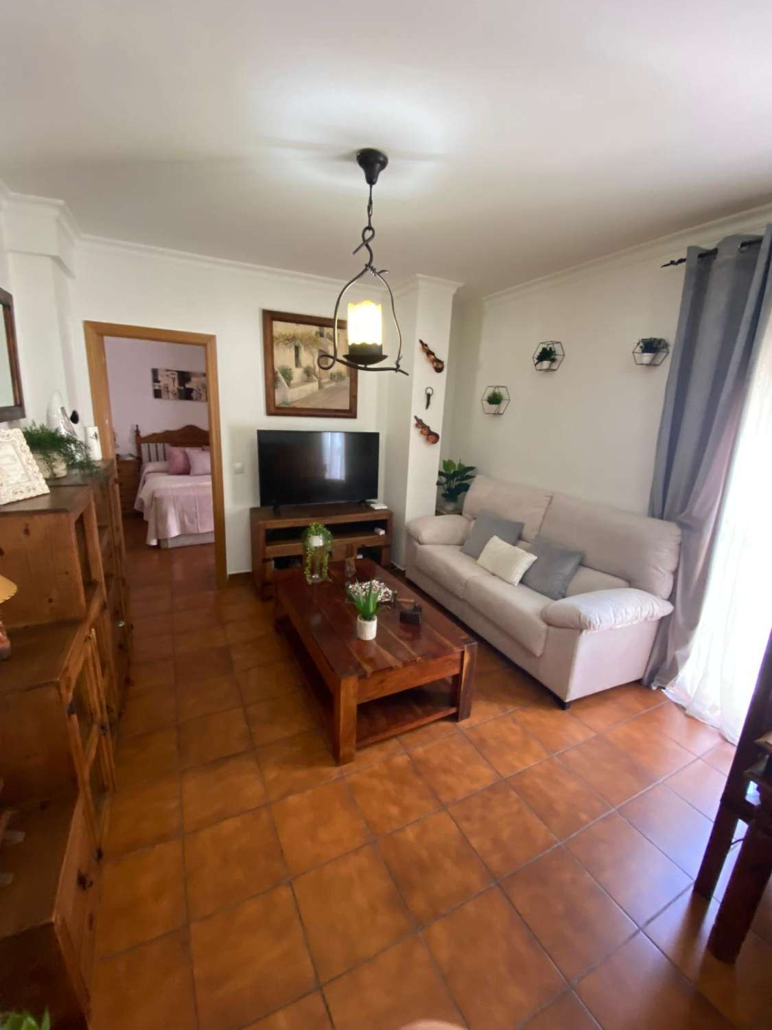 1e49e161b0dd950136266e69aae8d2d8 - 1