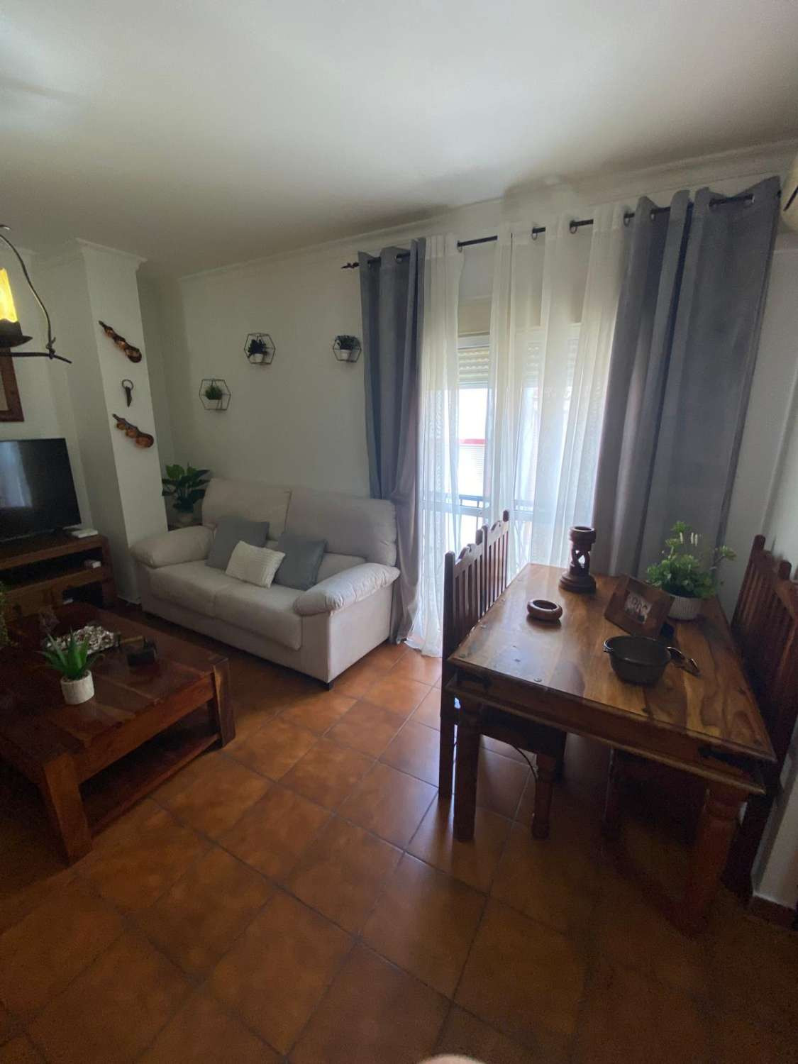 1e49e161b0dd950136266e69aae8d2d8 - 3