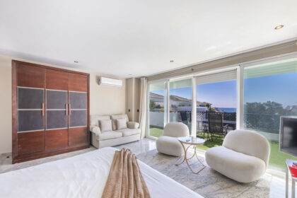 1e4a71a9488ba708390fe9dc98836c4e - 14