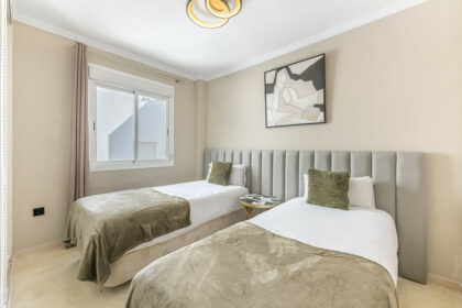 1e4a71a9488ba708390fe9dc98836c4e - 23