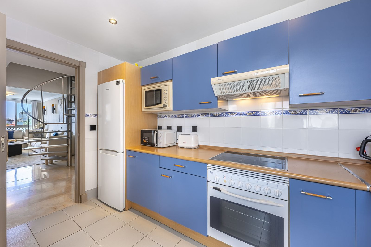 1e4a71a9488ba708390fe9dc98836c4e - 29