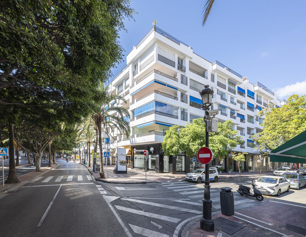 1e4a71a9488ba708390fe9dc98836c4e - 32